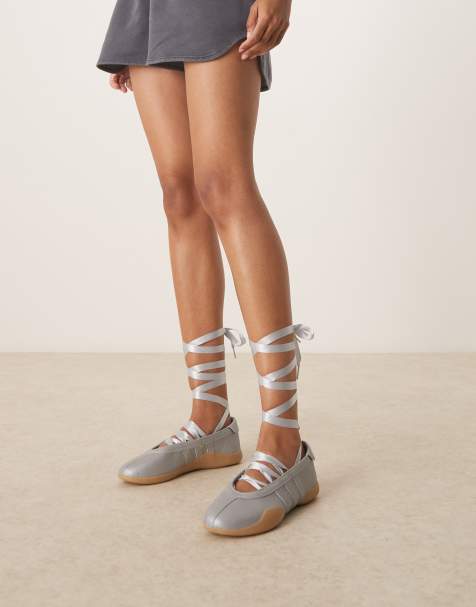 adidas Originals – Taekwondo Mei – Srebrne buty sportowe o fasonie baletek - view 1