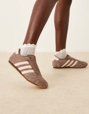 adidas Originals - Taekwondo - Sneaker in Braun