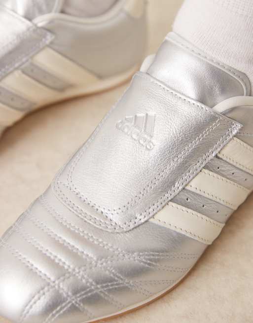 adidas Originals – Taekwondo – Sneaker in Metallic-Silber und Cremeweiß, 3 von 5