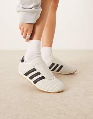 adidas Originals - Taekwondo - Sneaker in Wollweiß und Schwarz