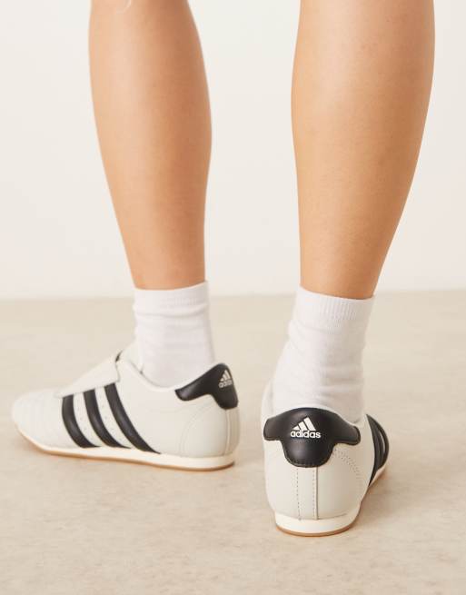 adidas Originals – Taekwondo – Sneaker in Wollweiß und Schwarz, 3 von 5