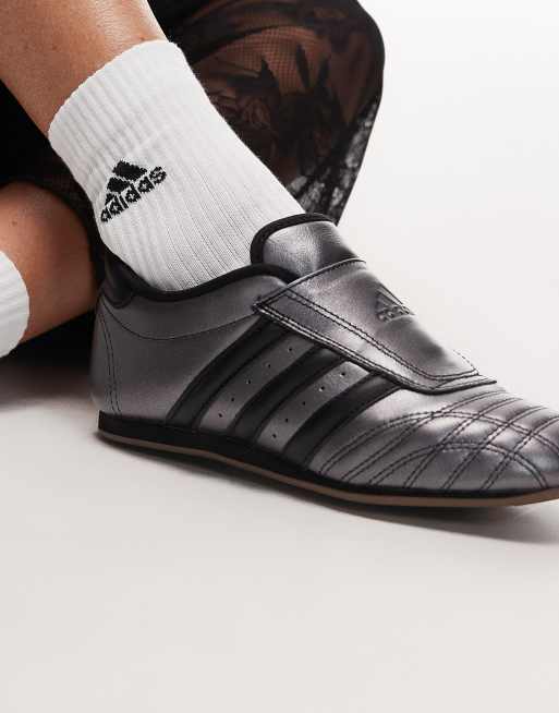 adidas Originals Taekwondo sneakers in dark silver and black, 3 of 5