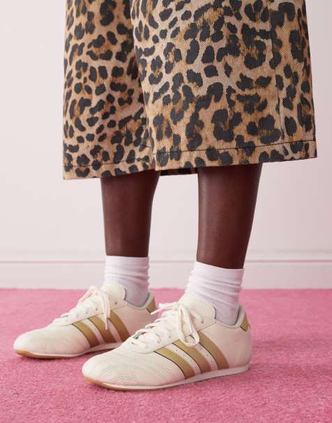 adidas Originals Taekwondo sneakers in off white and gold - view 1