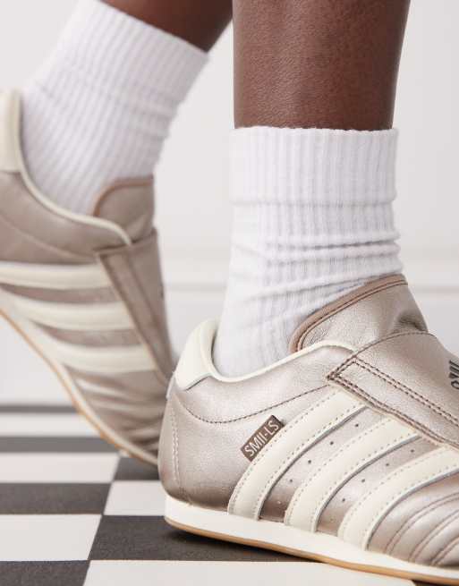 adidas Originals Taekwondo Sneakers metallizzate e crema ASOS
