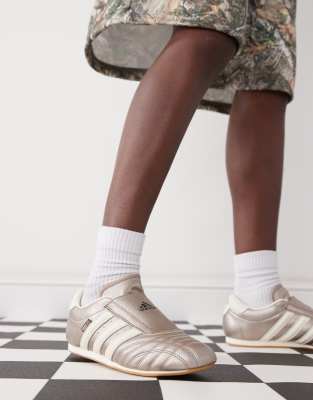  Taekwondo trainers in metallic and cream