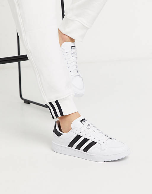 doubt Critically Permeability adidas Originals team court sneakers in white | ASOS