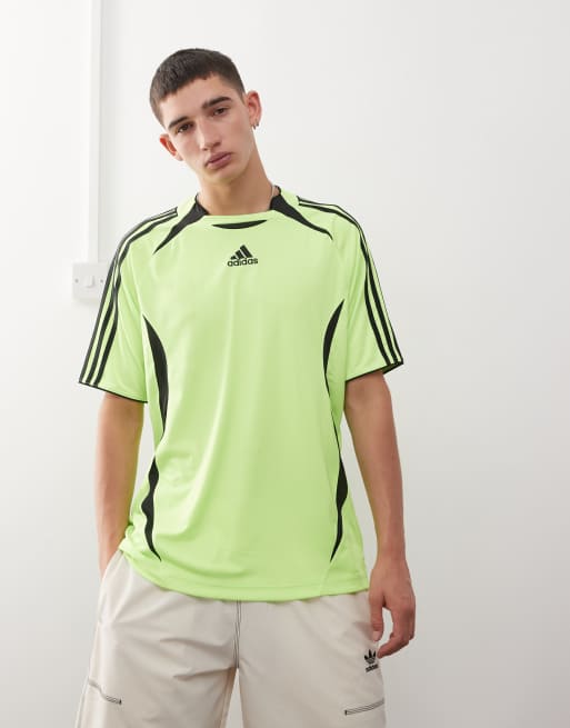 adidas Originals Teamgeist adicolor tee in signal green / black