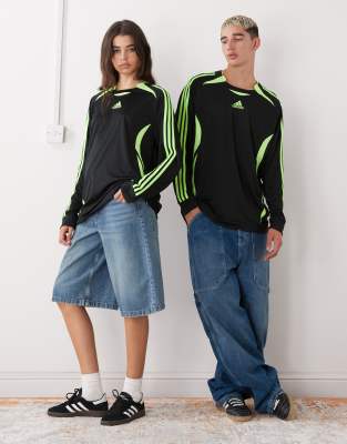 adidas Originals - Teamgeist - Langärmliges T-Shirt in Schwarz und Grün