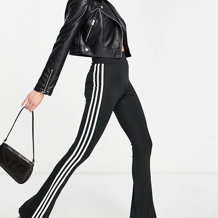galope Autorización boicotear adidas Originals three stripe flared track pant in black | ASOS