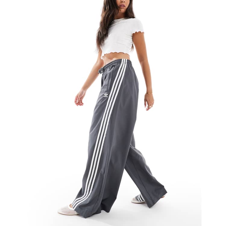 【ADIDAS】originals 25SS Wide track pants grey★追跡可 206247435-1-grey?$n_750w$&wid=