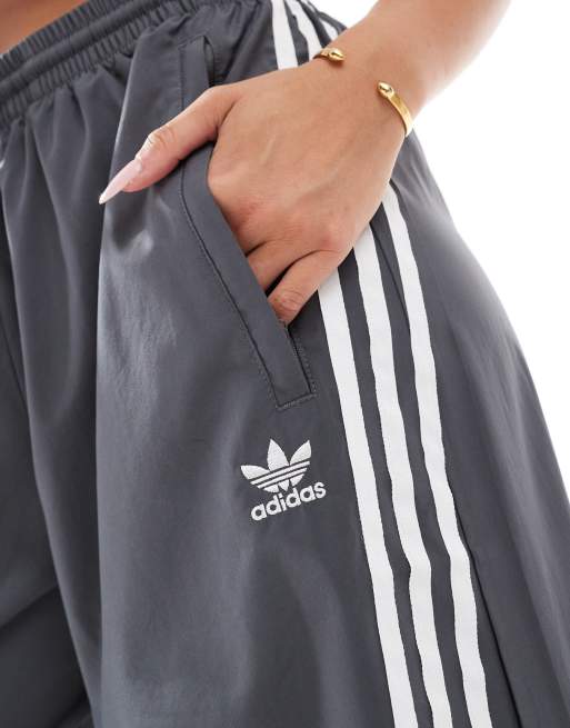 adidas Originals three stripe oversized track pants in grey, 3 of 5