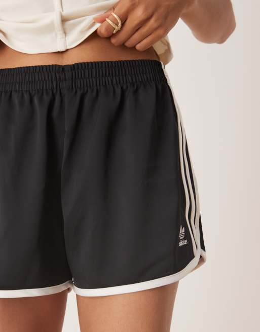 ★ADIDAS Originals★Three Stripes Sprinter ショートパンツ adidas Originals three stripe sprinter shorts in black | ASOS