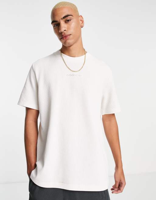 adidas Originals – Tonal Textures – Biały T-shirt o waflowej teksturze z logo na plecach