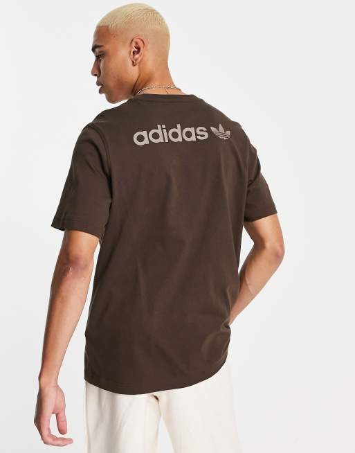 adidas Originals – Tonal Textures – Brun t-shirt med logga baktill