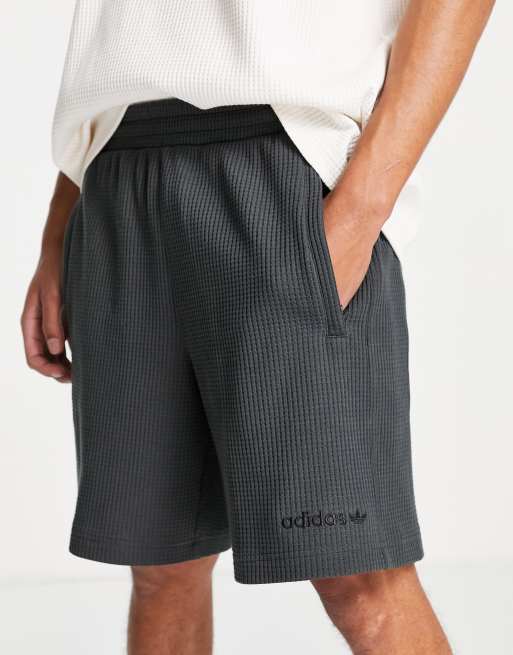 adidas Originals - Tonal Textures - Short en tissu gaufré - Noir