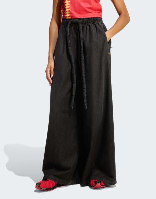 adidas Originals - Trainingshose aus Denim in True Black-Schwarz