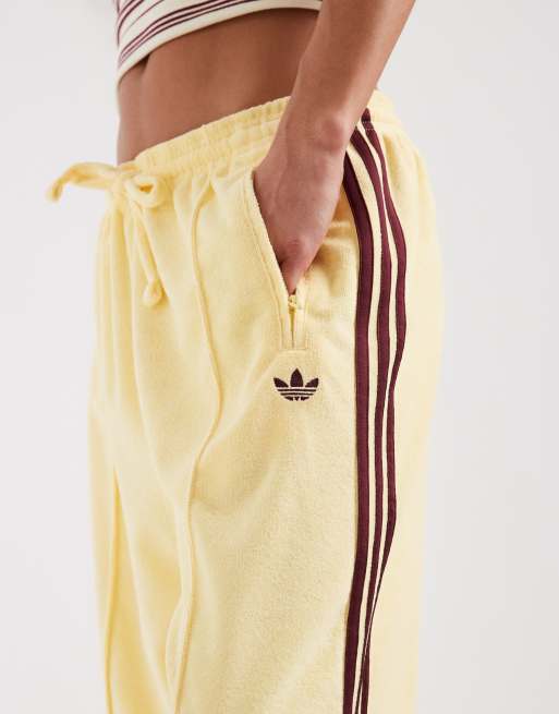 adidas Originals – Trainingshose aus Frottee in Gelb, 4 von 5