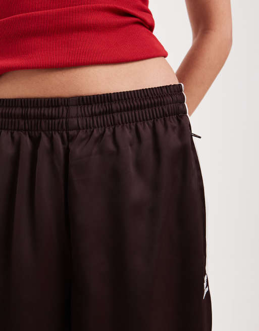 adidas Originals – Trainingshose aus Satin in Braun mit weitem Bein, 5 von 5