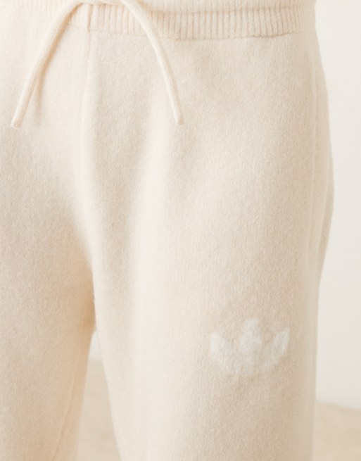adidas Originals – Trainingshose aus Strickstoff in Creme mit weitem Bein, 4 von 5