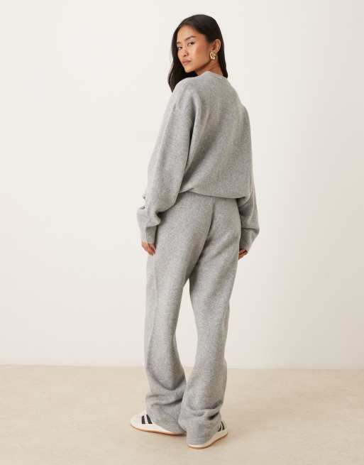 adidas Originals – Trainingshose aus Strickstoff in Grau mit weitem Bein, 3 von 5