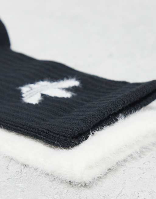 adidas Originals – Trefoil – 2er-Pack flauschige Crew-Socken in Schwarz und Weiß mit Dreiblatt-Logo, 3 von 3