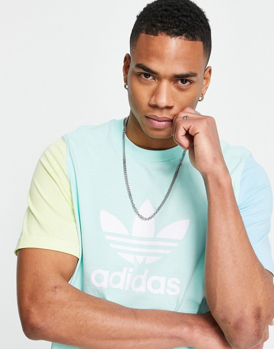 Adidas Originals Trefoil color block T-shirt in mint-Green
