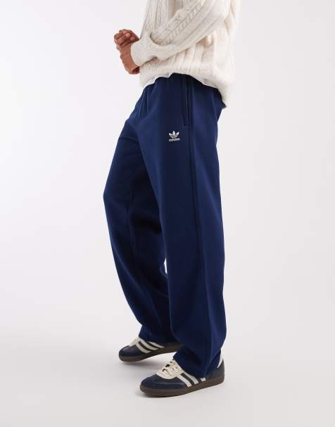 adidas Originals – Trefoil Essentials – Hose in Night Indigo mit offenem Saum - view 1