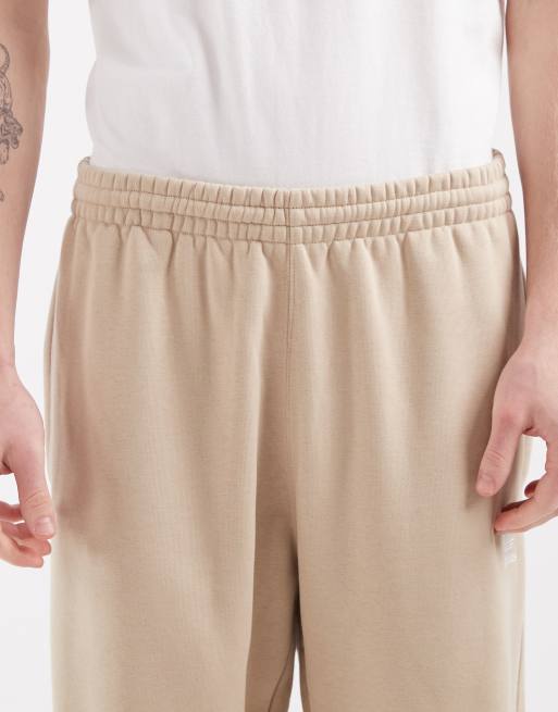 adidas Originals – Trefoil Essentials – Jogginghose in Khaki mit offenem Saum, 4 von 5