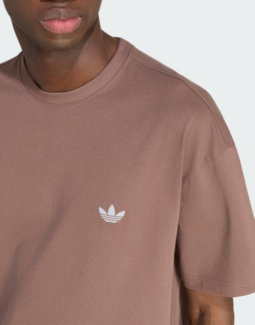 adidas Originals – Trefoil Essentials – Lockeres Spacer-T-Shirt in Braun, 3 von 4