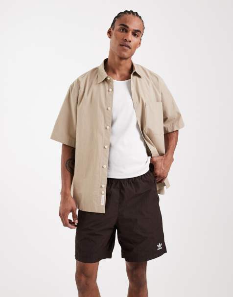 adidas Originals – Trefoil Essentials – Shorts aus Webstoff in Aurora Coffee - view 1