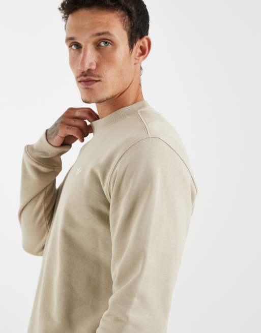 adidas Originals – Trefoil Essentials – Sweatshirt aus French Terry in Khaki Three mit Rundhalsausschnitt, 3 von 5