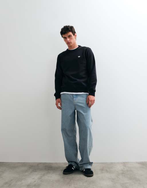 adidas Originals Trefoil Essentials Sweatshirt mit kleinem Logo in Schwarz, 2 von 5