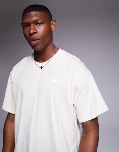 adidas Originals – Trefoil Essentials – T-Shirt in Creme - view 1