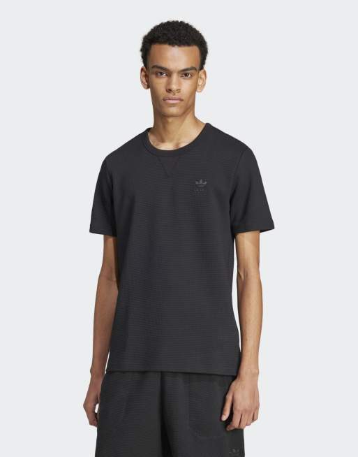 adidas Originals – Trefoil Essentials – T-Shirt in Schwarz mit Waffelstruktur