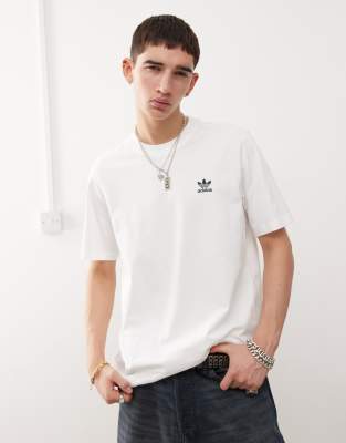 adidas Originals adidas Originals Trefoil Essentials t-shirt in white