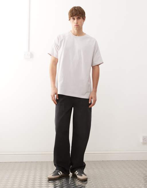 adidas Originals Trefoil essentials waffle tee in light grey, 2 of 5