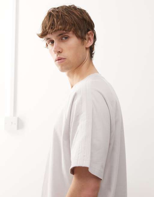 adidas Originals Trefoil essentials waffle tee in light grey, 4 of 5