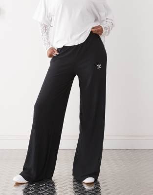 adidas Originals adidas Originals Trefoil Essentials wide leg trousers in black rib