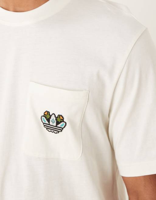 adidas Originals Trefoil graphic t-shirt in off white | ASOS