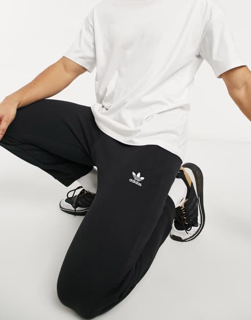 Adidas trefoil joggers store black