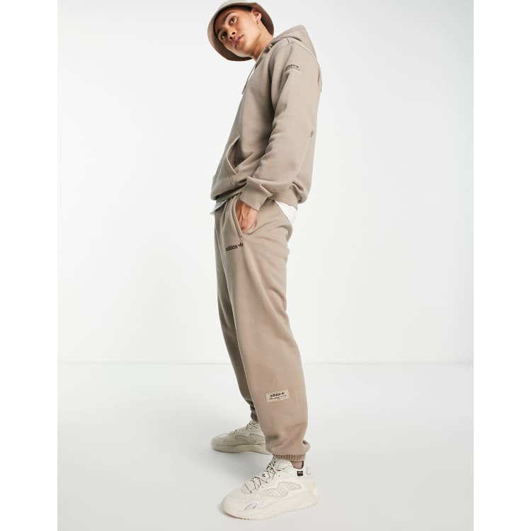 Adidas originals linear 2025 glossy fleece joggers