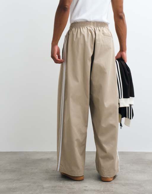 adidas Originals Twill-Hose in hellem Khaki, 4 von 5