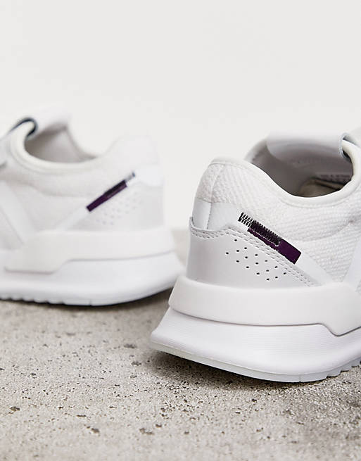 snap Ung plukke adidas Originals U Path Run sneakers in white | ASOS