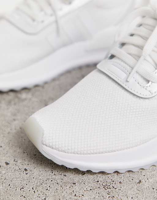 adidas Originals U Path Run trainers in white, 3 of 4