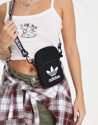 adidas Originals - Umhängetasche in Schwarz mit Dreiblatt-Logo