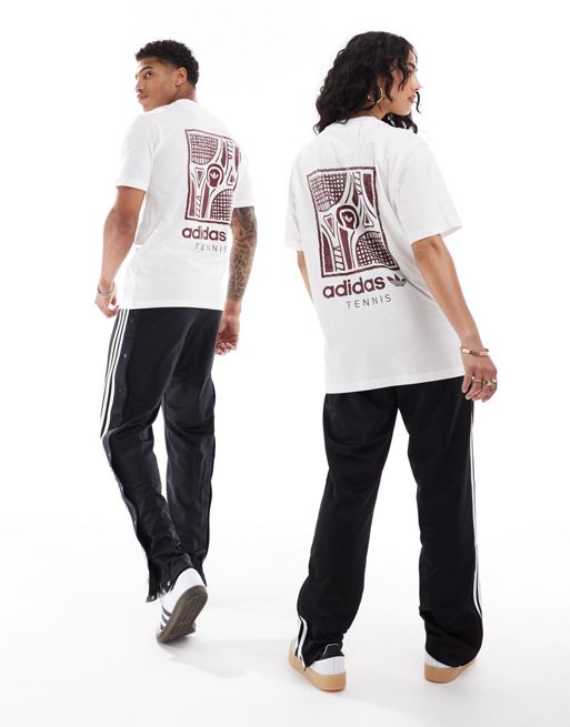 adidas Originals - Uniseks T-shirt met grafische tennisprint op de achterkant in wit