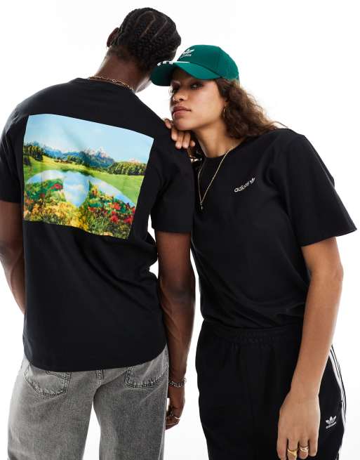 adidas Originals Unisex – Czarny T-shirt z nadrukiem z zachodem słońca na plecach