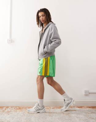 Unisex retro boxing shorts in green