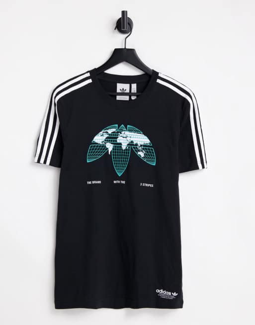adidas Originals - United - Sort T-shirt med globusgrafik 