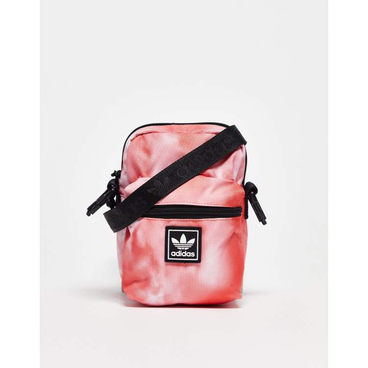 201480099-1-red?$n_750w$&wid=